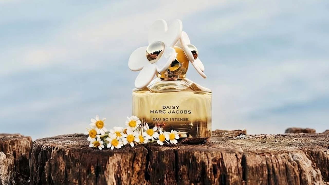 دیزی مجموعۀ مارک جیکوبز، معروف ترین عطر دخترانه برای نوجوانها