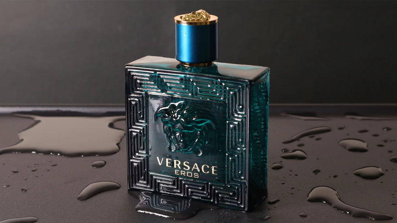 بهترین عطر مردانه برای هوای گرم؛ ادکلن مردانه ورساچه اروس، بهترین عطر مردانه تابستانی برای جوانها