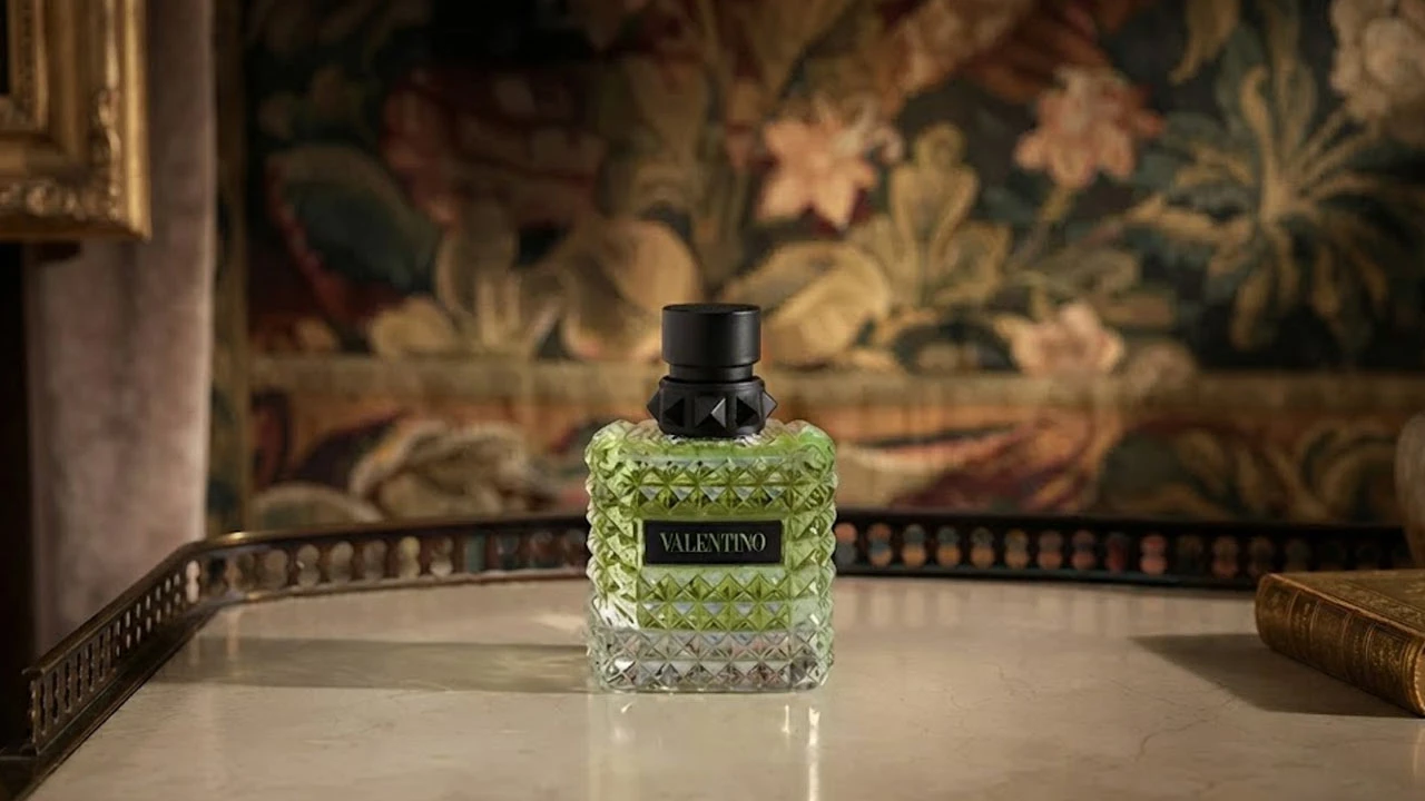 بهترین عطر تابستانی زنانه تا 1 میلیون؛ ادکلن زنانه والنتینو دونا بورن این روما گرین، بهترین عطر تابستانی زنانه اقتصادی